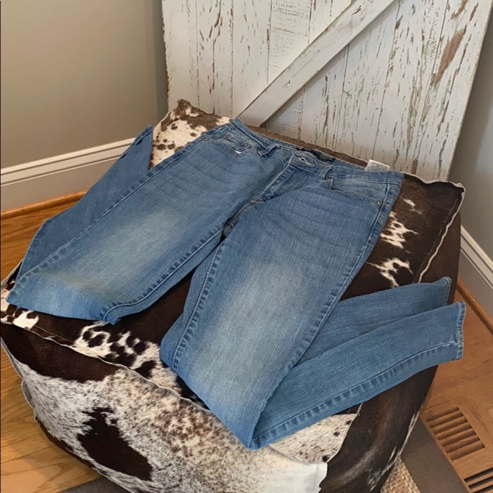Women’s Levi Jeans